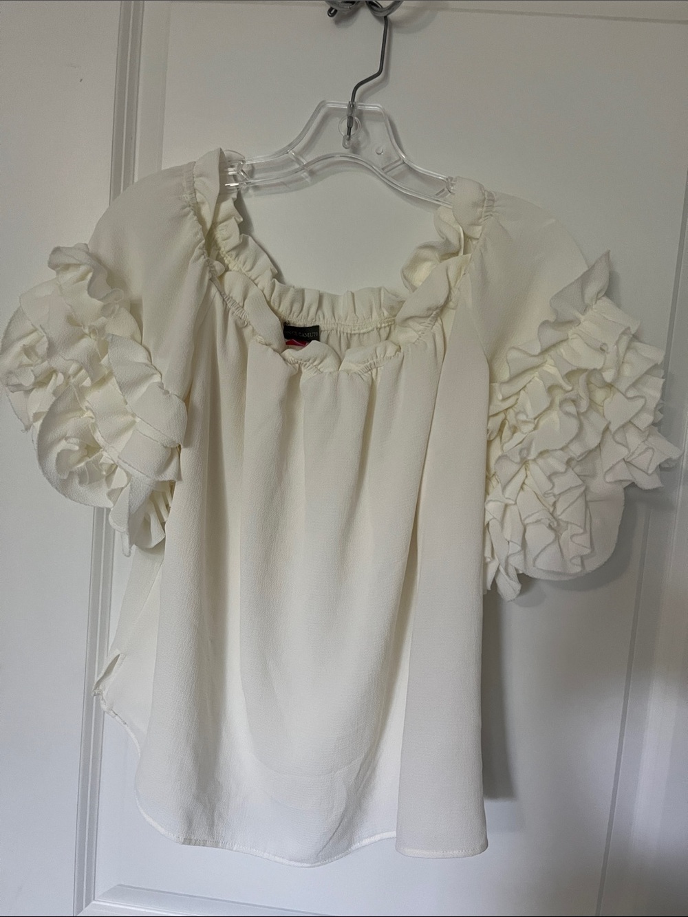 VINCE CAMUTO Women's Cream Ruffle Sleeve Blouse